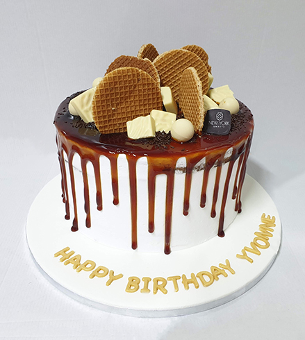 Cake with Chocolates 01