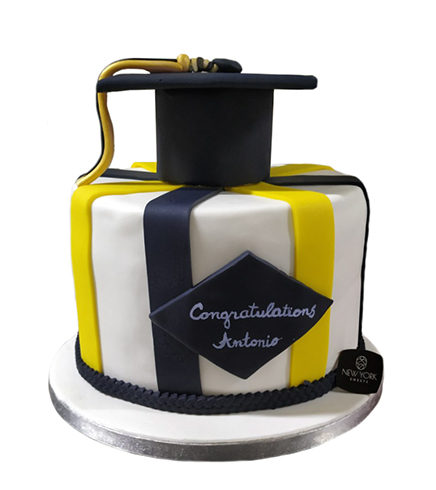 Graduation Cake 11