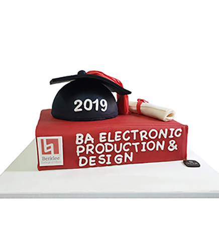 Graduation Cake 14